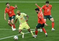 Lamine Yamal i Bruno Fernandes , Foto: Annegret Hilse/REUTERS