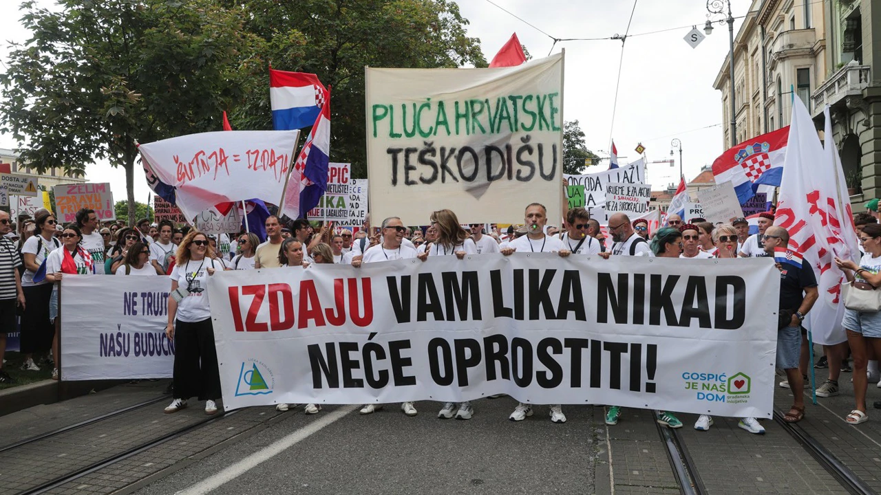 Veliki prosvjed u Zagrebu zbog zagađenja i opasnog otpada u Lici, Foto: Marko Seper/PIXSELL