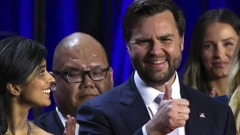 J. D. Vance sa suprugom