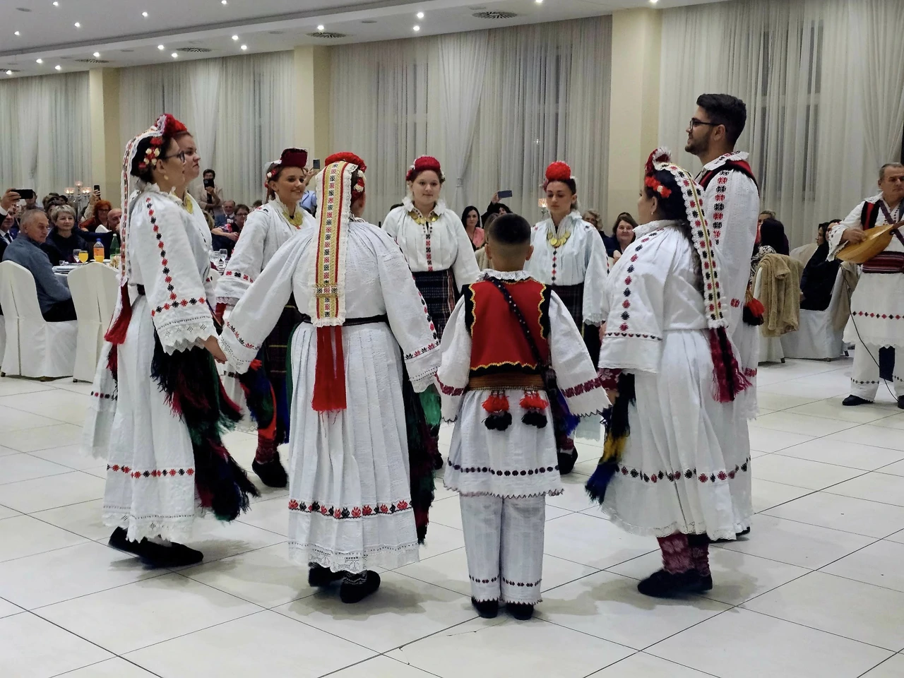 Humanitarna večer udruge Prsten