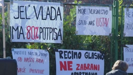 Malih obiteljski iznajmljivači prosvjeduju na Trgu Francuske Republike