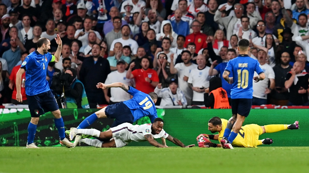 Sterling je pao u kaznenom prostoru, ali Kuipers nije svirao penal