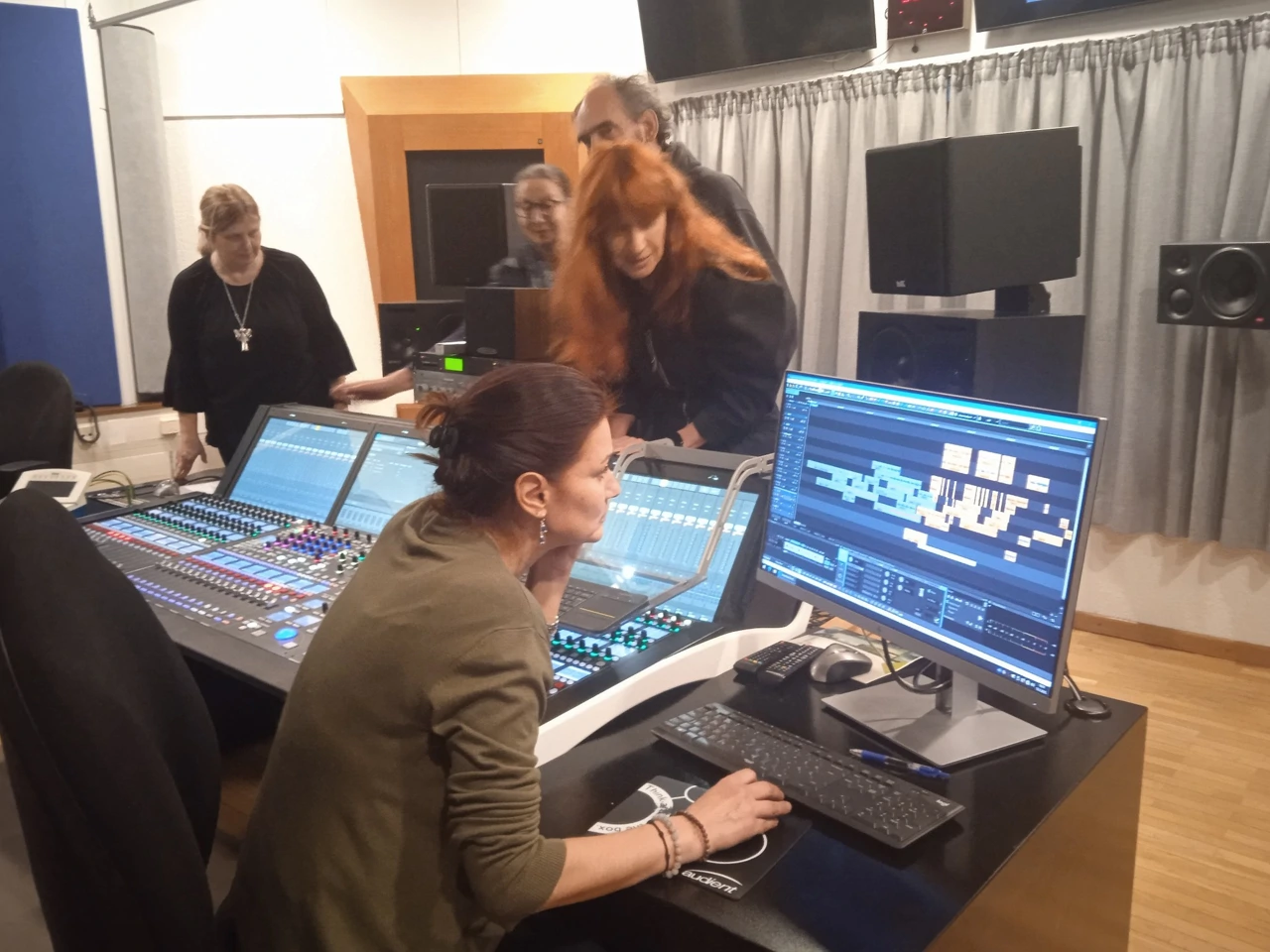 Marijana Begovic (tonska majstorica, u prvom planu) i Ivana Gudelj, Katja Šimunić, Damir Bartol Indoš i Tanja Vrvilo