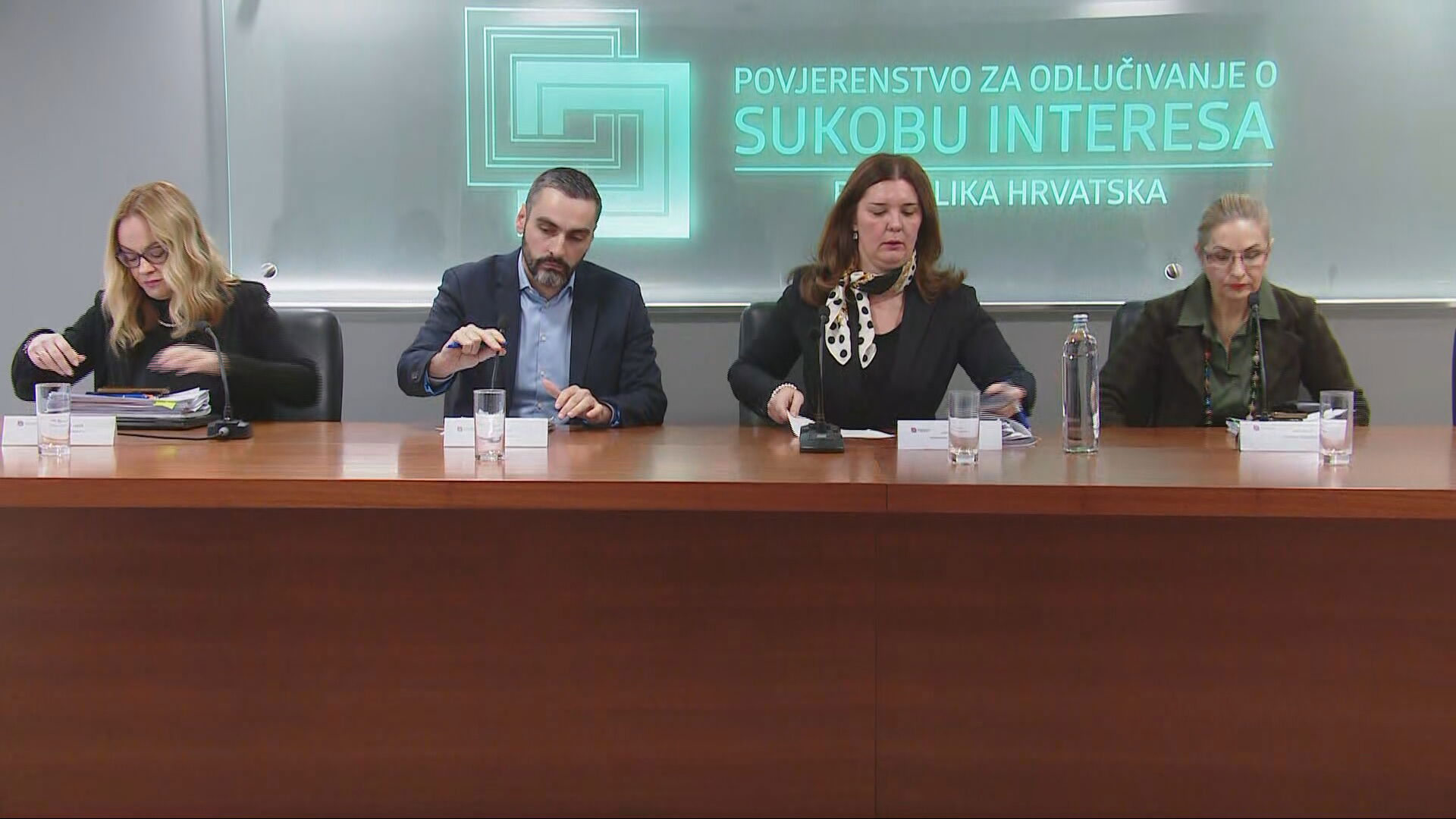 Der Ausschuss führt Gespräche mit vier Kandidaten für die Kommissionsmitgliedschaft. 1 najava k3 sukob interesa xtransfer frame 86 20260129091457