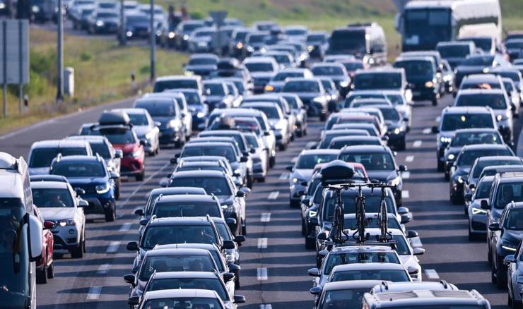 Velike gužve u prometu: Kilometarske kolone na prilazima Zagreba