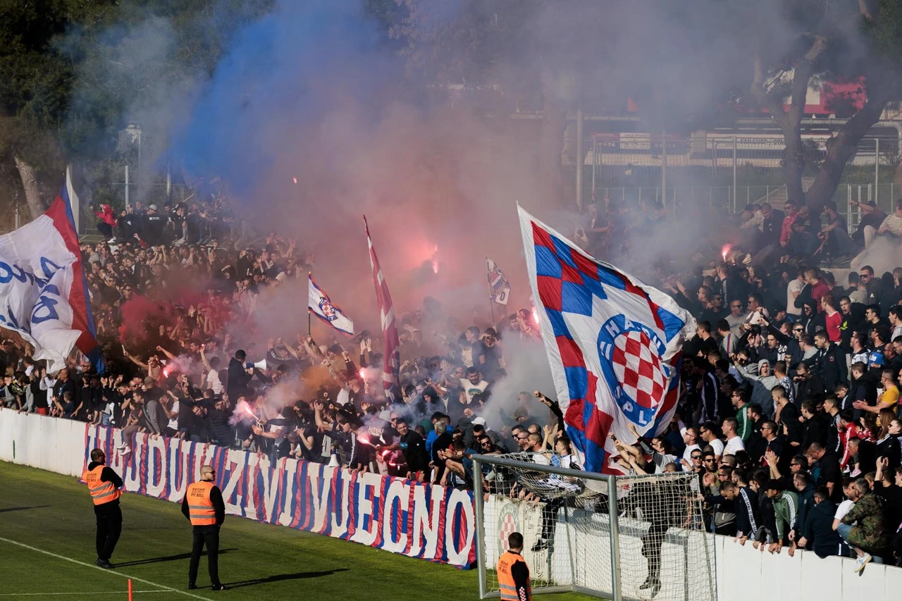 Torcida na treningu Hajduka, Foto: Miroslav Lelas/PIXSELL