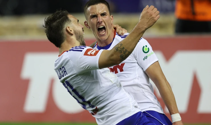 Slavlje nakon pogotka Šege Osijeku