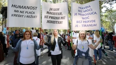 Prosvjed zdravstvenih djelatnika zbog COVID potvrde s kojom moraju dolaziti na posao