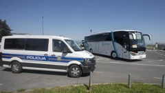 Nogometaši AEK-a pod policijskom pratnjom u zagrebačkoj zračnoj luci 