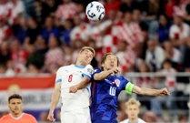 Luka Modrić i Michal Sadilek, Foto: Antonio Bronić/REUTERS