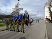 Mimohod zastava ratnih postrojbi iz Maslenice, Foto: Vladimir Šetka/Radio Zadar
