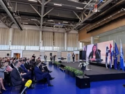 Svečanost u sportskoj dvorani škole, Foto: ana Mitar Šimić/HRT Radio Osijek