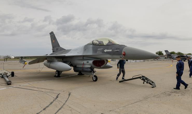 Rumunjski F-16 uništio pomorski dron kod plinske platforme u Crnom moru