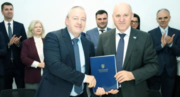 Branko Bačić na potpisivanju ugovora