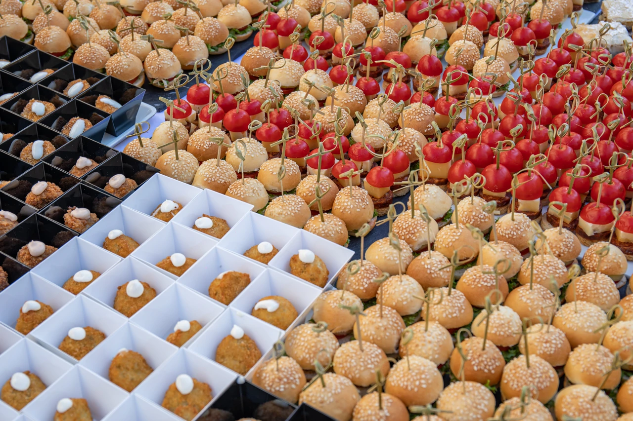 Tradicionalna Dubrovačka trpeza ponovno na Stradunu, Foto: Grgo Jelavic/PIXSELL