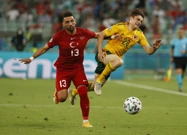 Umut Meras i Daniel James, Foto: Valentyn Ogirenko/REUTERS