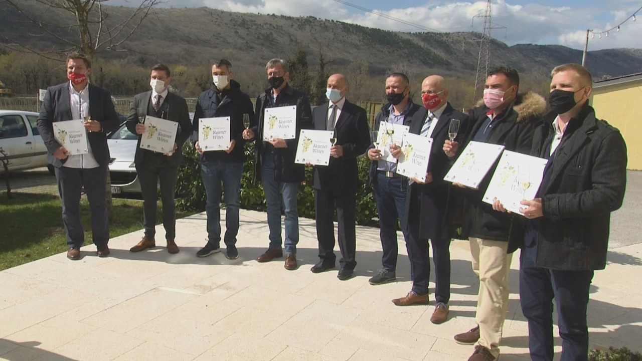 Sporazum je u rukama, Foto: Regionalni dnevnik/HRT