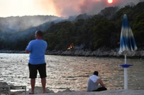 Veliki požar kod Trogira, gori šuma u blizini kuća i turističkog kampa, Foto: Joško Herceg/PIXSELL