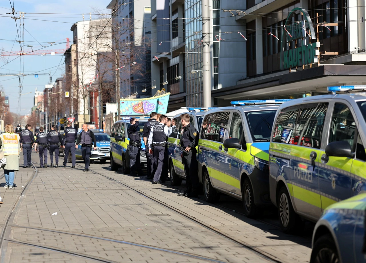 Mannheim: Vozač se zabio u gomilu na karnevalu, uhićen je  , Foto: Alfio Marino/Reuters