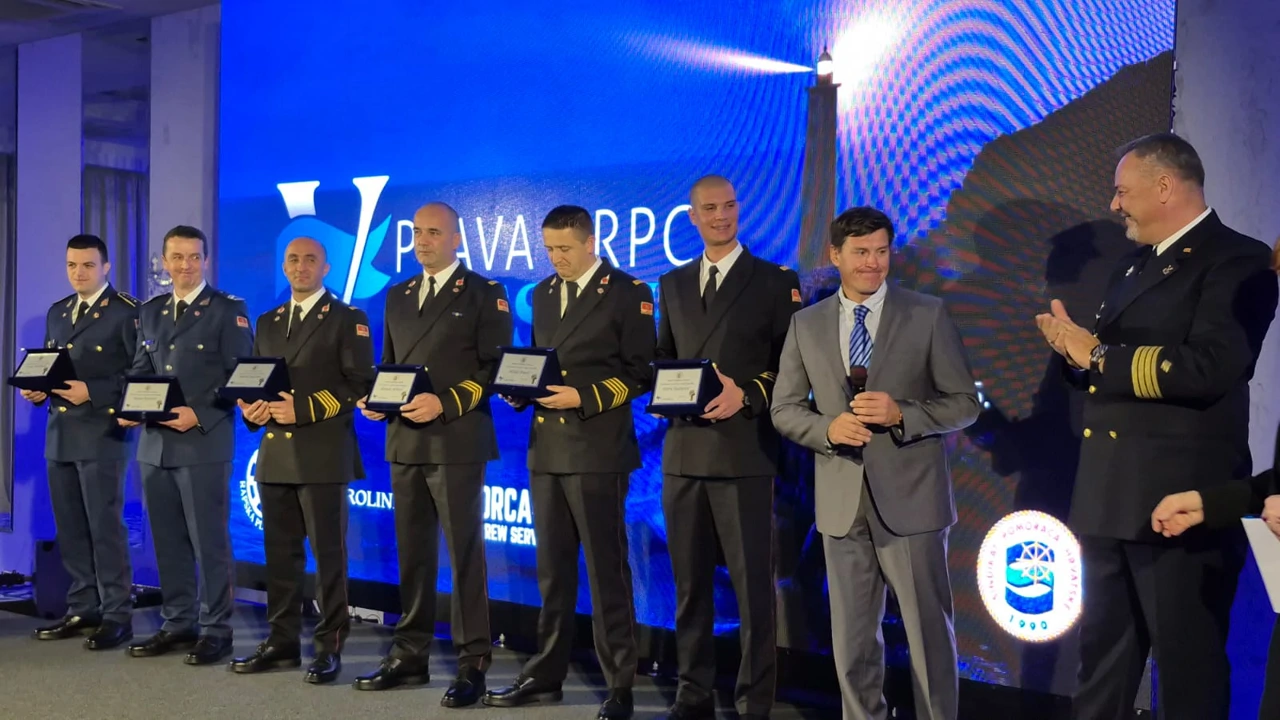 I. Kostelić s pripadnicima OSCG