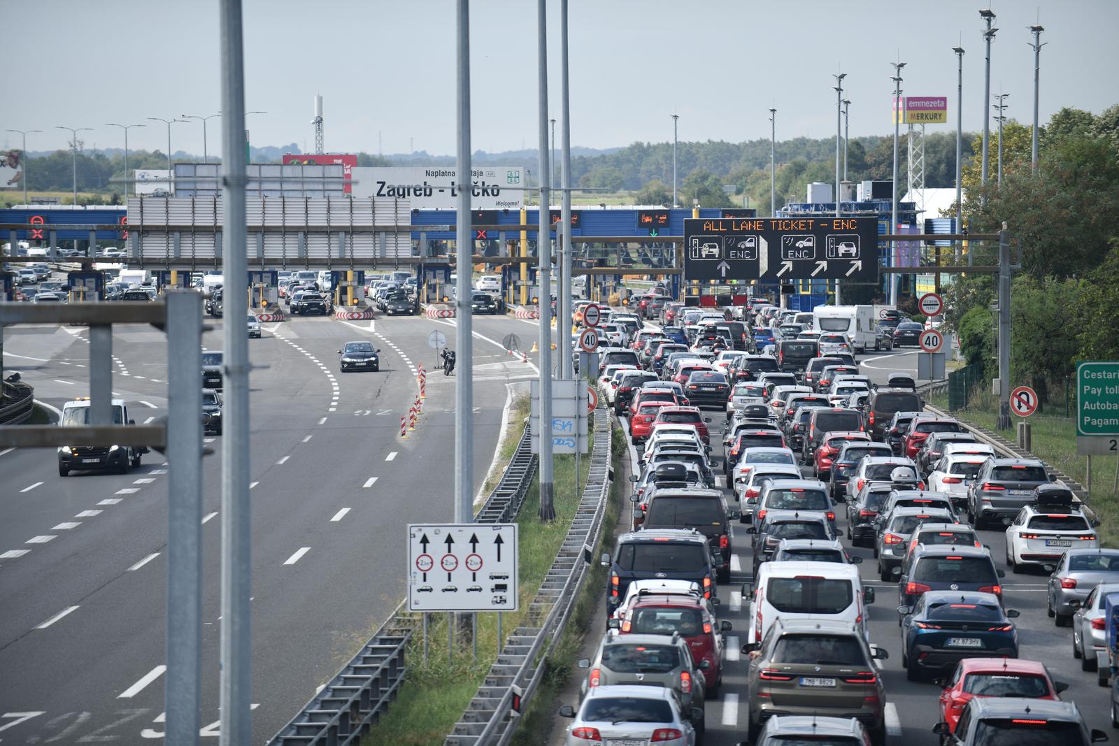 Mehr als 930.000 Fahrzeuge auf den Autobahnen am vergangenen Wochenende 5 pxl 230825 137112097 20250901153836