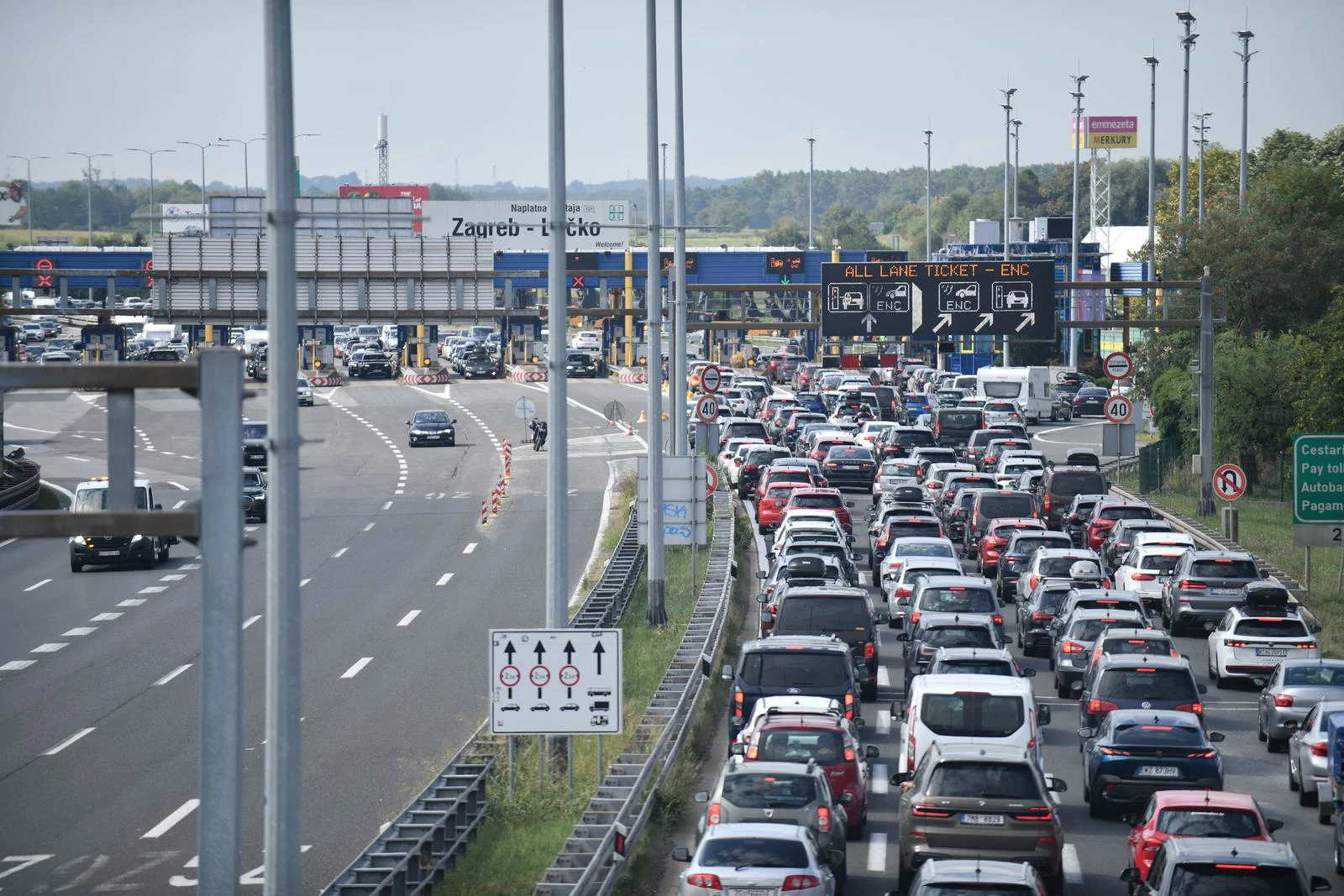 Proteklog vikenda na autocestama više od 930 tisuća vozila