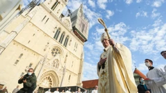 Misa pred Katedralom