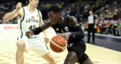 Dennis Schröder u prodoru na utakmici s Litvom
