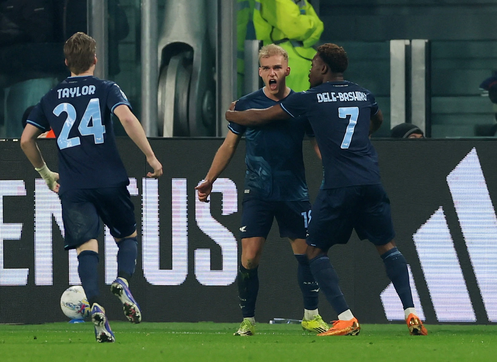 Moro asistirao, ali Bologna ispala