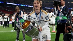 Luka Modrić s trofejem Lige prvaka