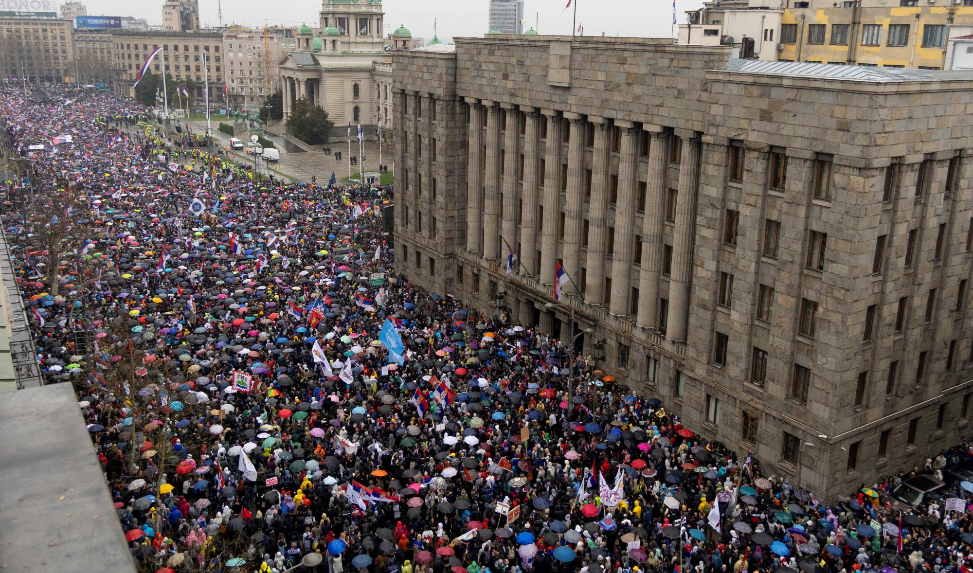 Masovni prosvjed u Beogradu, deseci tisuća na ulicama