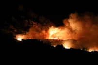 Gori u Tučepima, zatvorena državna cesta, Foto: Ivo Ravlic/CROPIX