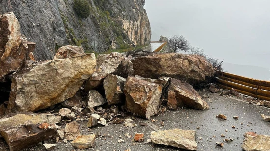 Odron na cesti, ilustracija