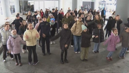 Policijska plesna kampanja "Milijarda ustaje" protiv nasilja nad ženama