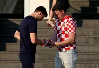 Borna Barišić ispred hotela, Foto: Marko Lukunic/ PIXSELL