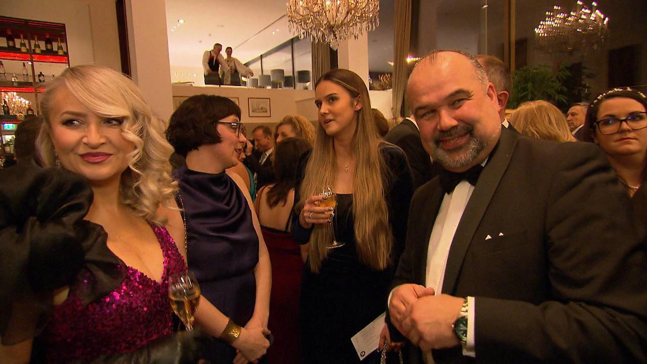 Pjevačica Kristijana Ujkica i veleposlanik Hrvatske Daniel Glunčić, Foto: Orf.at/snimka zaslona