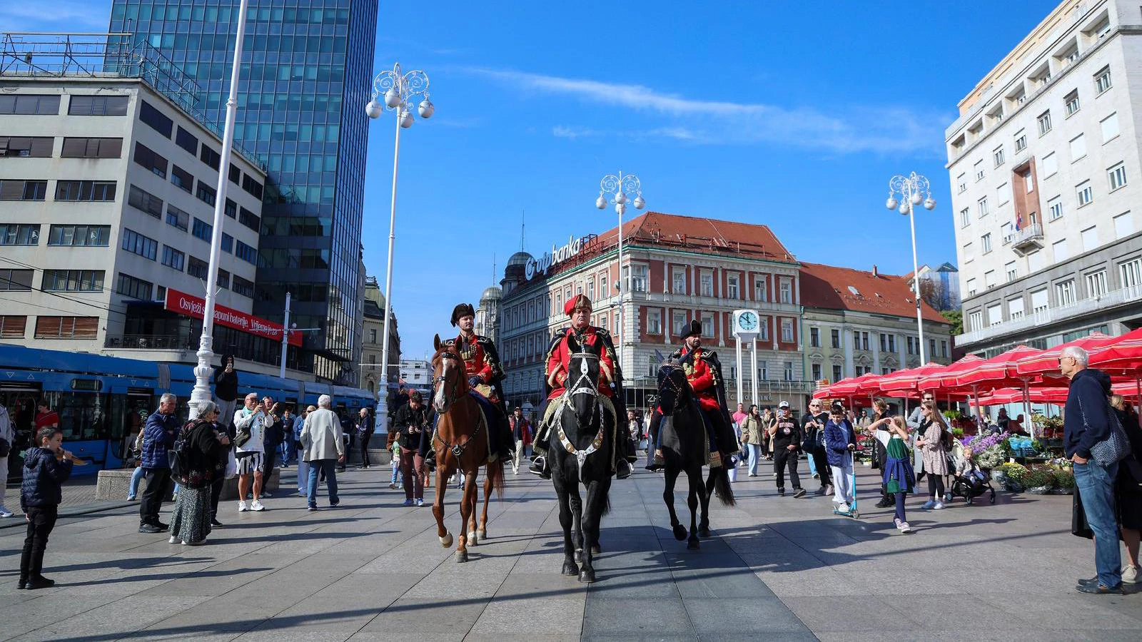 Dan kravate uz svečano postrojavanje Kravat pukovnije