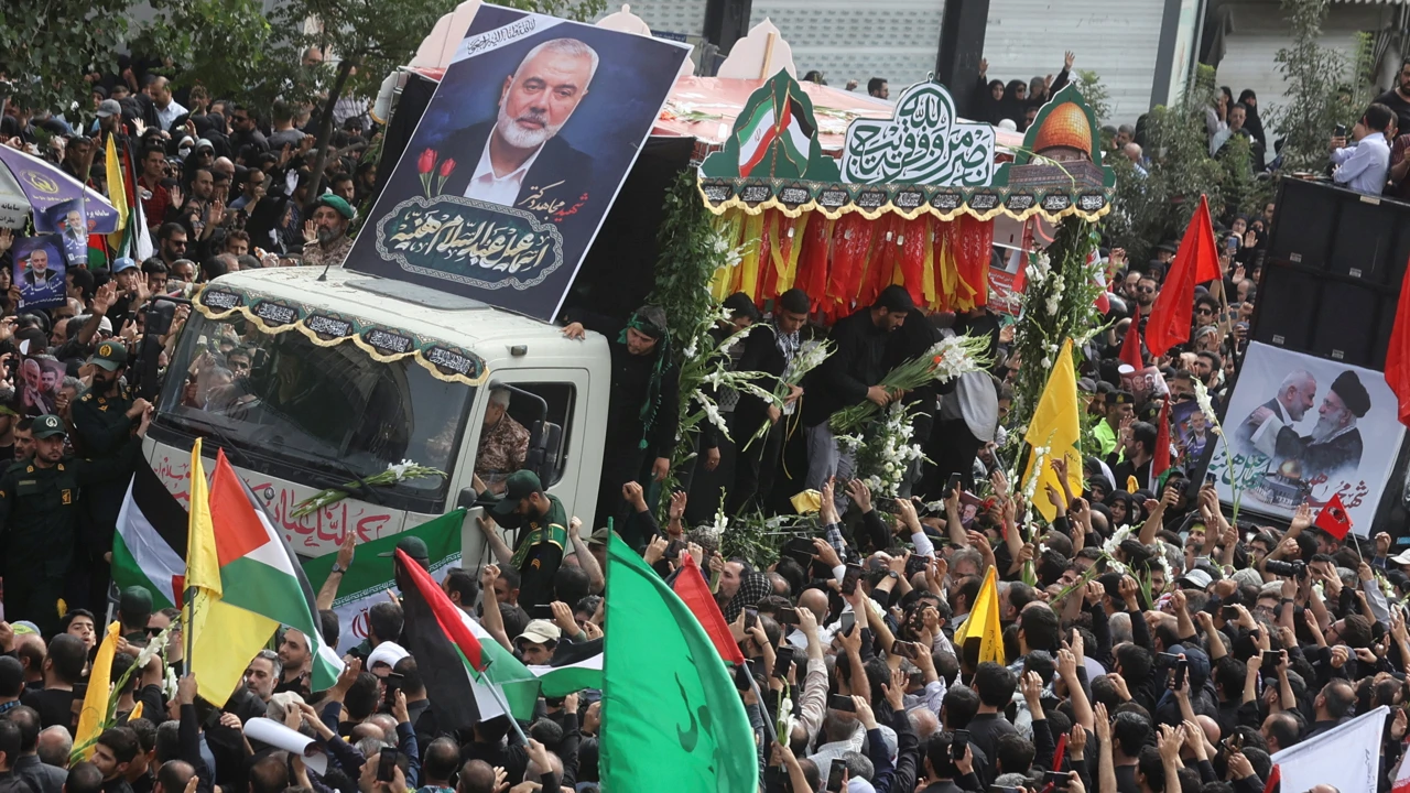 Tisuće Iranaca opraštaju se od ubijenoga vođe Hamasa Ismaila Hanije
