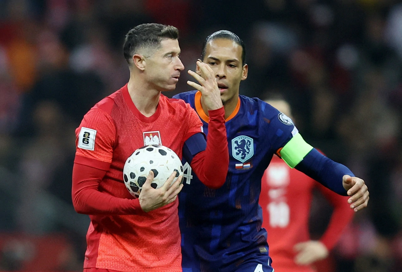 Robert Lewandowski i Virgil van Dijk  