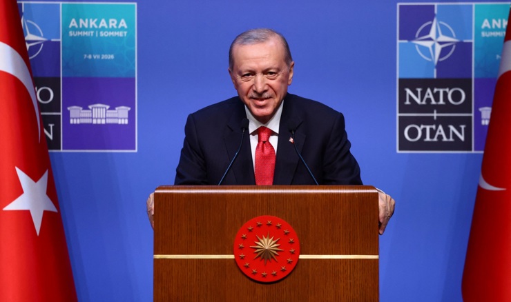 Erdogan čelnicima NATO-a poklonio pištolje i streljivo