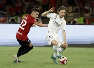 Aimar Oroz i Luka Modrić , Foto: Jon Nazca/REUTERS
