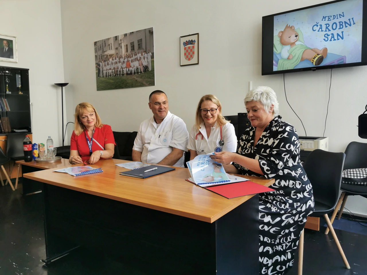 izv. prof. dr. sc. Suzana Mimica, dr. med., doc. dr. sc. Krunoslav Šego, dr. med, ravnatelj KBC-a Osijek,doc. prim. dr. sc. Ivana Haršanji Drenjančević, dr. med.,akademkinja Helena Sablić Tomić, dekanica Akademije za umjetnost i kulturu u Osijeku