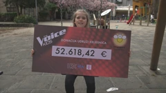 Natjecatelji The Voice Kids uručili ček udruzi Krijesnica