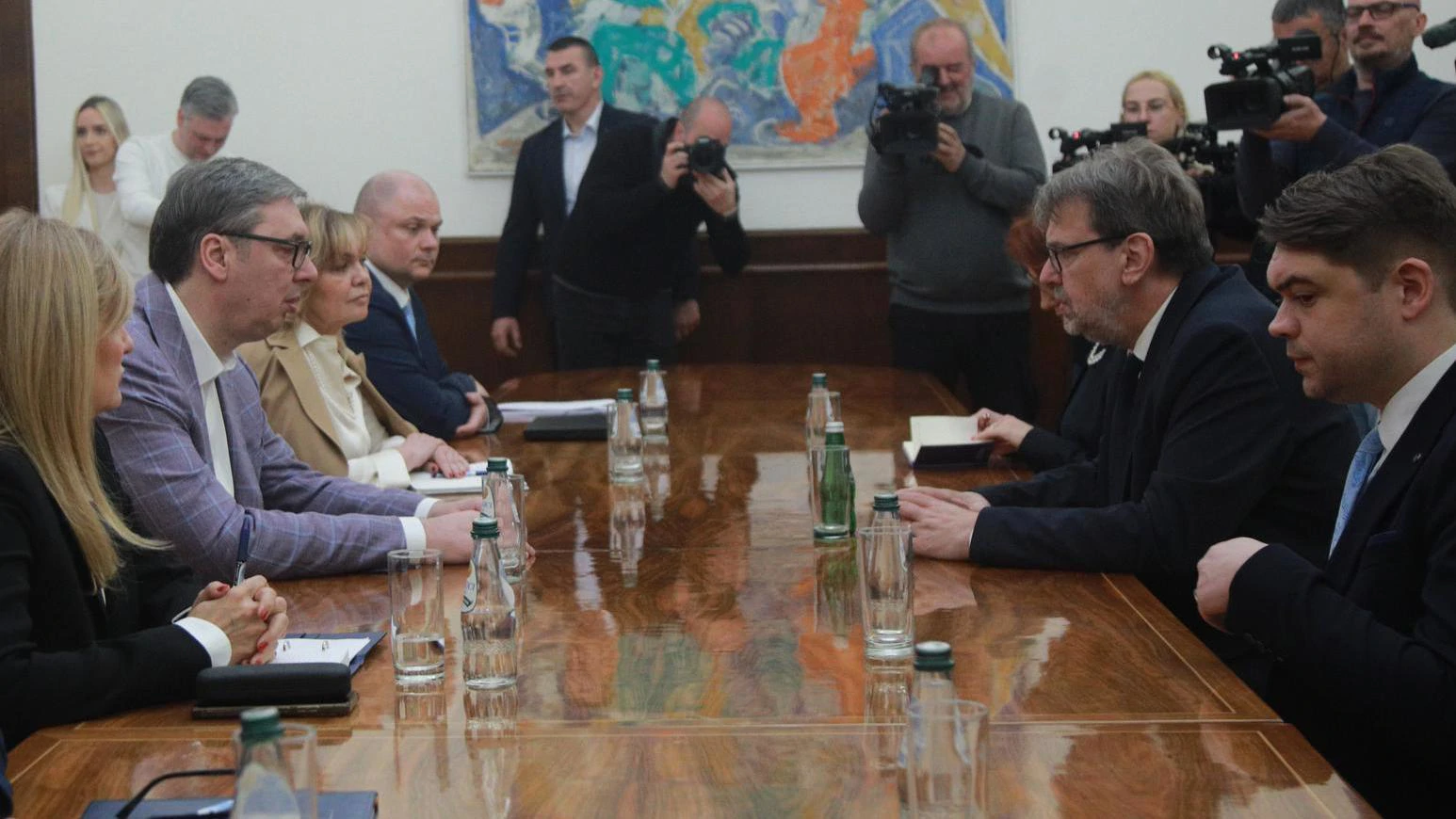 Žigmanov na konzultacijama kod Vučića, njegov zamjenik mu osporava mandat