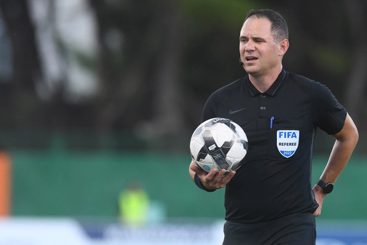 Sudac Fran Jović pokazao je tri crvena kartona večeras