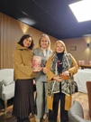Daniela Boniciolli, Alicia Alonso, Tatiana Muñoz, Foto: Lanzamiento del libro “Guardianas de la trama” / Predstavljanje knjige “Čuvarice niti” //