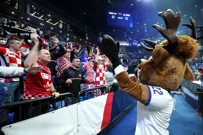 Navijači na utakmici Hrvatska - Srbija, Foto: Sanjin Strukic /PIXSELL