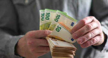 Razbojnik iz banke novac trošio na kockanje, alkohol