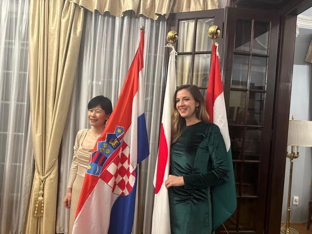 Japanska pijanistica Yoko Nishii i hrvatska pijanistica Ana Šostar