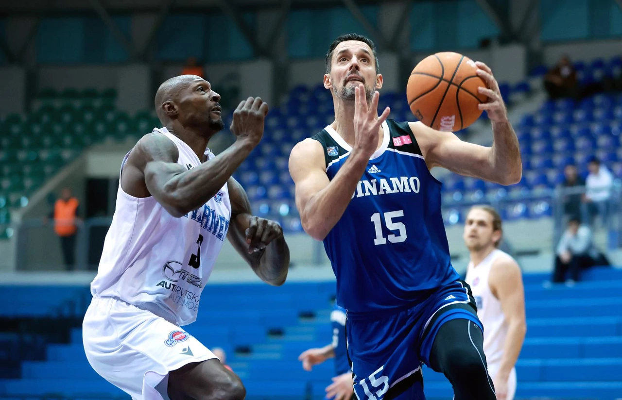 Courtney Fells, Ivan Novačić